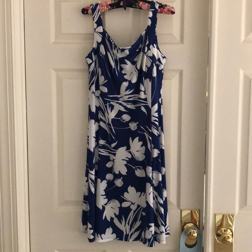 Knee length blue & white flowers flare dress